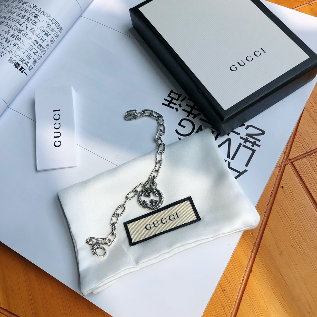 Gucci Silver Interlocking G Bracelet (3) - www.newkick.vip